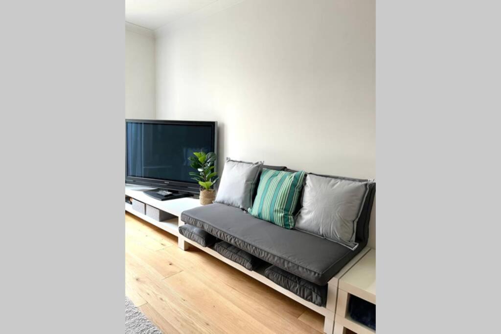 Luna Beach - Luxury Carbis Bay Apartment + Parking Экстерьер фото