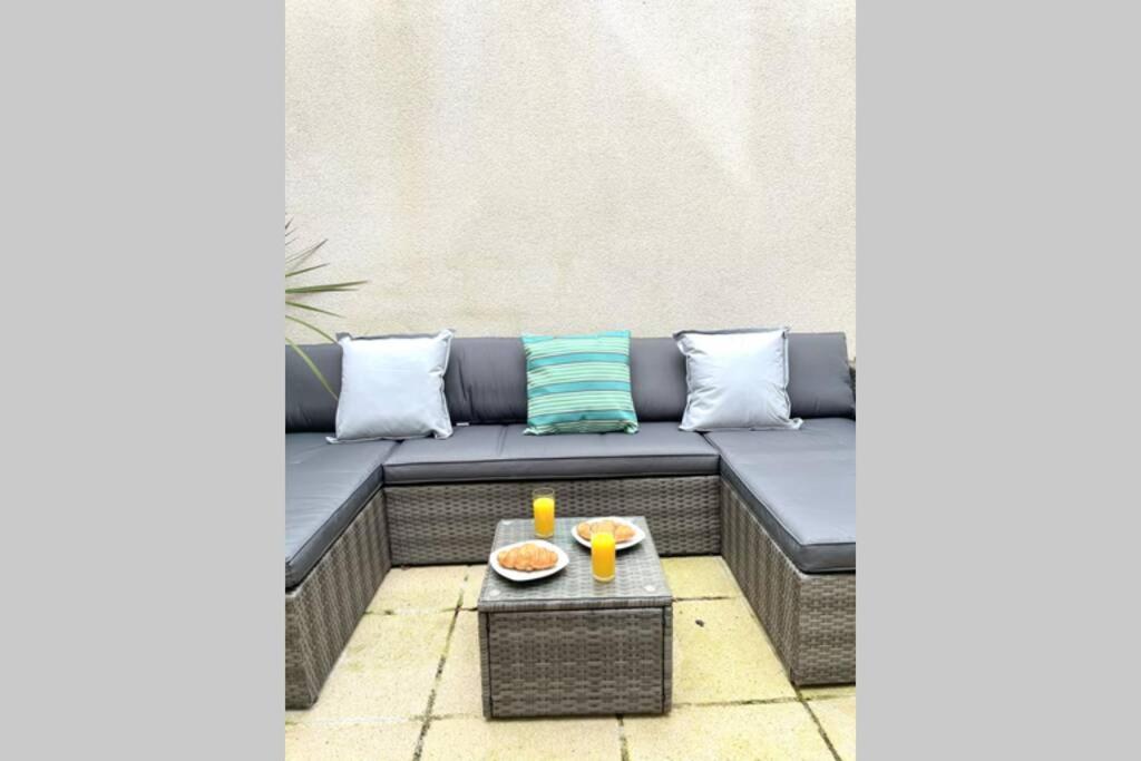 Luna Beach - Luxury Carbis Bay Apartment + Parking Экстерьер фото